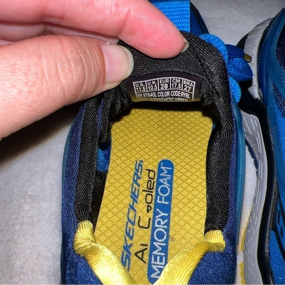 Boys Skechers Hyperjolt Size 11.5 Gently Preloved EC - Picture 5 of 7